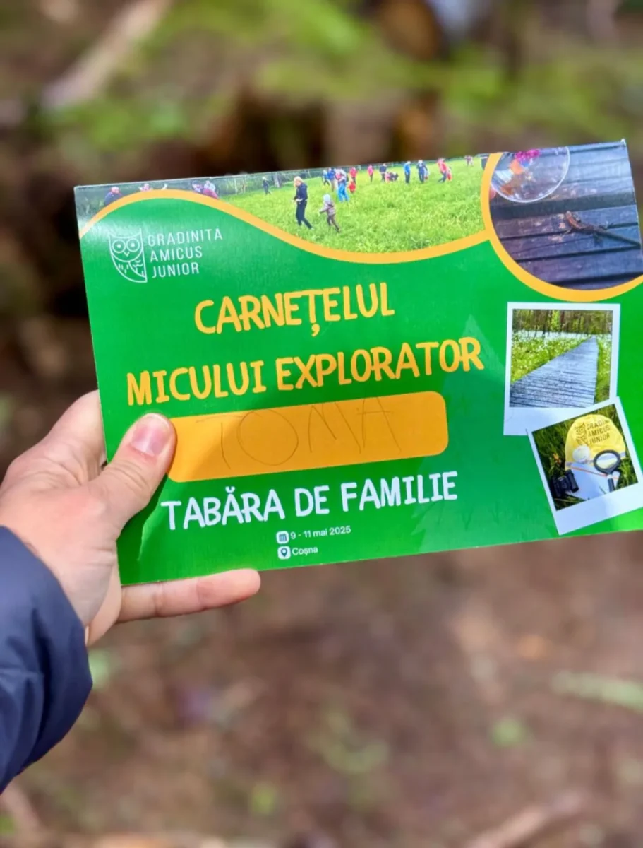 Carnețelul micului explorator, pregătit pentru tabăra de familie organizată de Grădinița Amicus Junior din Iași